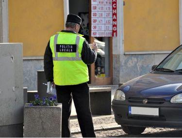 Polițiștii Locali Din Cluj Monitorizați Cu Camere Să Nu Mai Stea