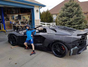 Cel Mai Grozav Tată Din Lume I A Dăruit Fiului Un Lamborghini