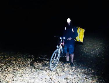 Un Curier Pe Bicicletă Rătăcit Intr O Pădure Din Timiș Salvat De