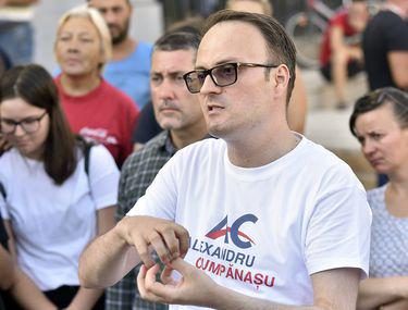Dna Pe Urmele Banilor LuaÈi De Alexandru CumpÄnaÈu De La Ministerul Culturii A Primit 1 Milion De Lei Pentru Trei BroÈuri Copy Paste Din Wikipedia Èi Google Libertatea