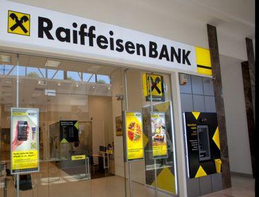 Raifeissen Bank Amendată Pentru Că A Transmis Date Personale Ale Clienților Libertatea