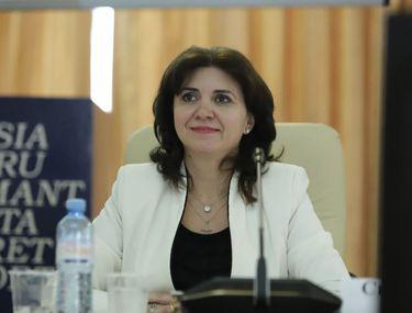 Ècoli Inchise De Azi Trei Milioane De Elevi Din Scoli Si Licee Stau AcasÄ Libertatea