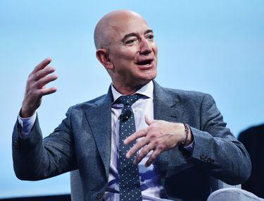 Averea Lui Jeff Bezos A Crescut Cu 13 5 Miliarde De Dolari In Doar 15 Minute Libertatea