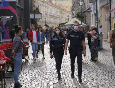 Azi Se Decide Intrarea Bucureștiului In Scenariul Roșu Cu Măști Obligatorii In Aer Liber școli și Restaurante Inchise Premierul Dă Ca Sigură Inăsprirea Restricțiilor Prefectul Nu Stiri știri Romania Libertatea Libertatea