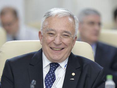 Costi Rogozanu Isărescu E Securist Așa și Problema E Că Are De 30 De Ani