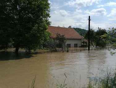 Video Localități Din Valea Jiului Fără Apă Potabilă și Curent Electric Din Cauza Inundațiilor Prefect Sunt Consecințe In Lanț In Tot Județul Stiri știri Romania Libertatea Libertatea