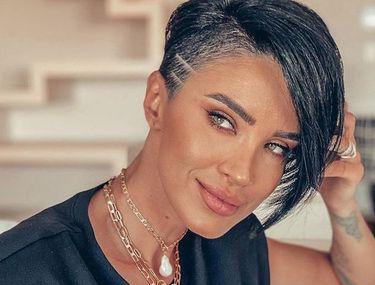 Adelina Pestrițu Le A Arătat Tuturor Cum Arată In Poza De Buletin Cat De Mult S A Transformat Vedeta In Ultima Perioadă Entertainment Monden Libertatea Libertatea