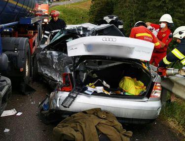 Un Mort Si Un Rănit Grav Intr Un Accident Rutier In Pasul Tihuţa Stiri știri Romania Libertatea Libertatea