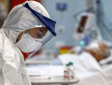 Numărul Noilor Cazuri De Covid Crește Iarăși 1 365 In Ultimele 24 De Ore Romania A Depășit 90 000 De Cazuri De Infecție De La Inceputul Pandemiei Stiri știri Romania Libertatea Libertatea