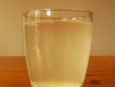 6 motive pentru a bea apă caldă dimineața - Doza de Sănătate