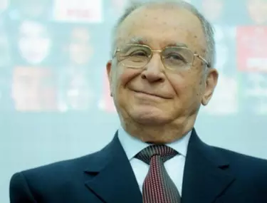 Ion Iliescu LocuieÈ™te Intr Un Apartament De Lux Luat La PreÈ› De Nimic Cat A Dat Pe CasÄƒ Foto Libertatea