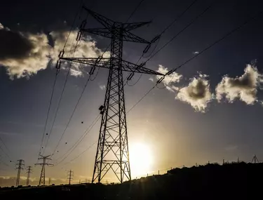 Pana De Curent Si Wage Led Growth Cum CrapÄƒ Sistemul Energetic Cand Romania AlimenteazÄƒ Cu Bani InexistenÈ›i MÄƒriri De Salarii Libertatea