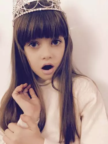 Mikaela-Albu-375x500