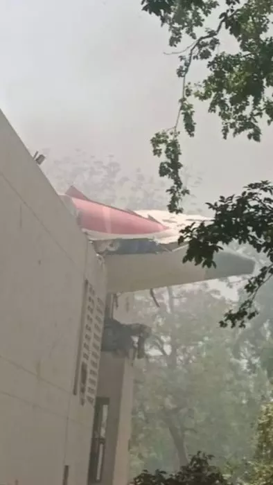 O aeronavă Air India cu 242 de oameni la bord s-a prăbușit în India, într-o zonă rezidențială (1)