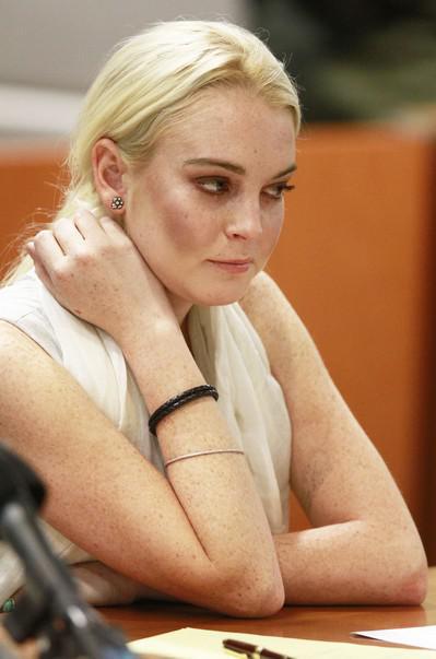 lindsay_lohan_in_lacrimi_2.JPG