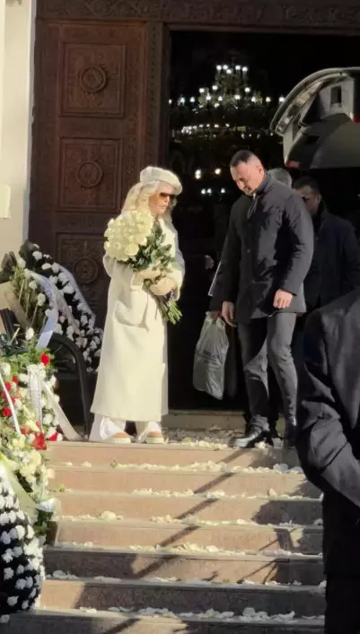 Loredana Groza - înmormântare Vasile Groza (1)