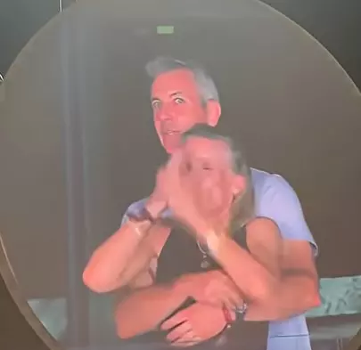 Andy Byron, CEO-ul companiei Astronomer, surprins cu amanta și difuzat pe marele ecran (1)