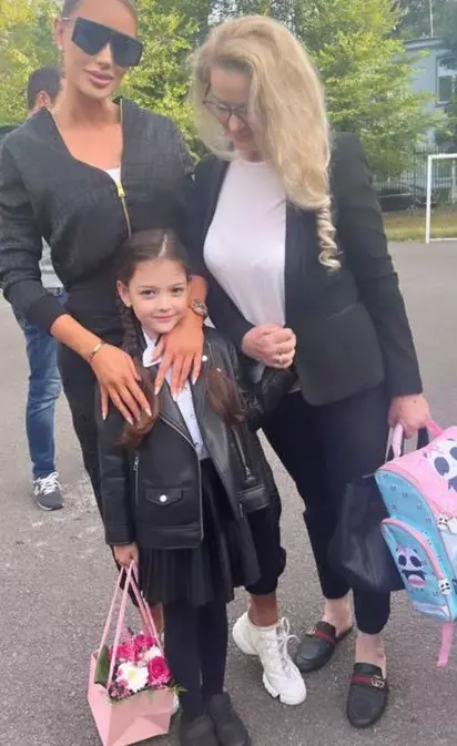 bianca-dragusanu-scoala-fiicei-sale-2