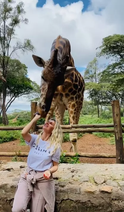 andreea banica vacanta in kenya 4