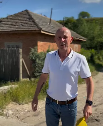 mugur-mihaescu-sat-natal-sadova-1