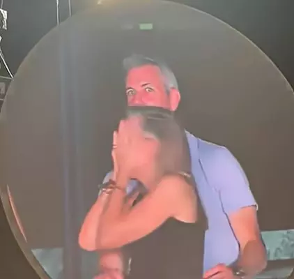 Andy Byron, CEO-ul companiei Astronomer, surprins cu amanta și difuzat pe marele ecran (2)