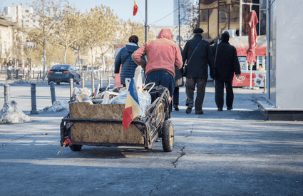 „Nu mai e ca înainte”. Mărturiile românilor dintr-o țară europeană renumită până de curând pentru nivelul de trai