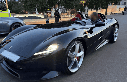 Poliția i-a confiscat Ferrari-ul de 3,7 milioane de lire sterline la o jumătate de oră după ce s-a urcat la volan