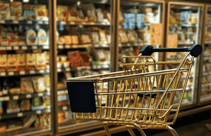 „Românii au ajuns să meargă la supermarket ca la muzeu”. Consumul scade de șase luni