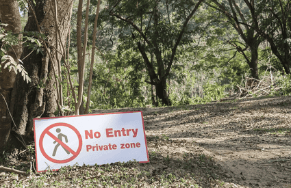 Orașul secret al bogaților eliminat de pe Google Maps și păzit ca o fortăreață. Fiecare intrare este marcată cu „accesul interzis”