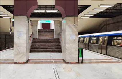 BREAKING NEWS Incident grav la metroul din București! O bucată de tavan a căzut în tunel, între stațiile 1 Mai și Jiului