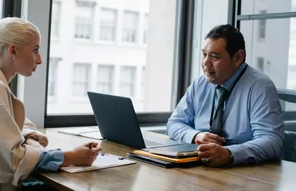 Angajații pot beneficia de 10 zile libere pe an, fără reducerea concediului de odihnă. În ce condiții se acordă și ce obligații au angajatorii