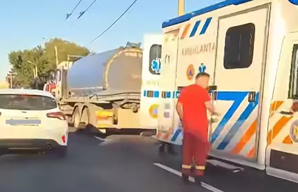Un tânăr de 22 de ani și-a pierdut viața după ce a fost călcat de un camion, în Timișoara. Ar fi traversat neregulamentar