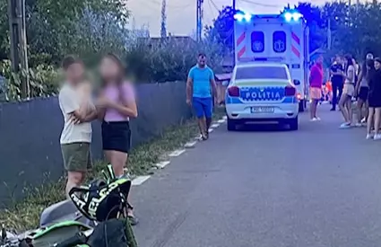 Un adolescent de 15 ani, din Suceava, i-a luat viața unui copil după ce a intrat în el cu motocicleta. Tatăl tânărului a fost arestat