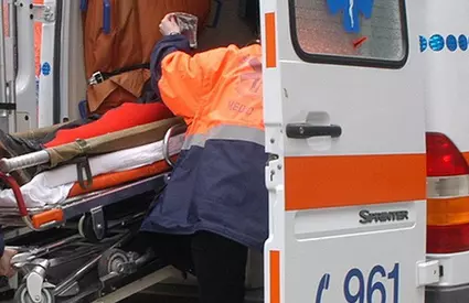 Ce s-a întâmplat cu trupul bărbatului găsit mort în curtea spitalului d... Vezi mai mult