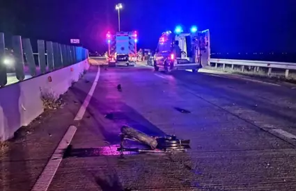 Un motociclist de 23 de ani din Ilfov și-a pierdut viața pe loc după un impact devastator cu un parapet, în județul Giurgiu