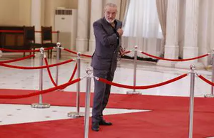 Gigi Becali n-a zăbovit nici 30 de secunde la funeraliile lui Ion Iliescu » A făcut un gest scurt, a salutat fotografii și mers la interviuri: „Noi știm că el a dat ordinul!”