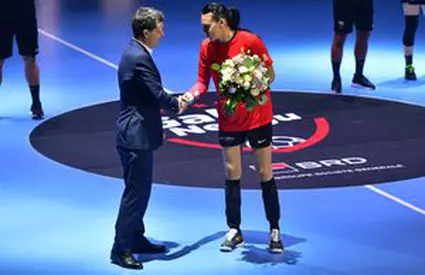 Nicușor Dan s-a ținut de cuvânt și a venit la Gala Neagu! Reacția incredibilă a publicului când a pășit în arenă