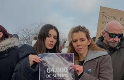 Teodora Stoica și Ionuț Lupescu, printre persoanele ieșite în stradă la manifestația din fața Parlamentului: „M-am întors acasă cu o greutate în piept”