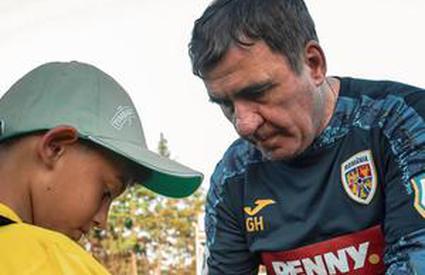 Detaliul de la antrenamentul oficial l-a dat de gol pe Gică Hagi: cum ar urma să înceapă România cu Țara Galilor