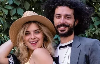 Nuntă princiară la Palatul Știrbey! Nașii, Marius Moga și discreta lui soție, Bianca Lăpuște, prezență rară în showbiz-ul de la noi! Bianca, superbă în roșu