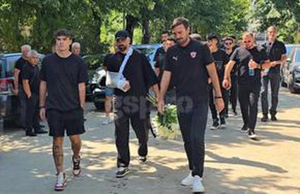 Adrian Ropotan, prima apariție după accidentul cu microbuzul lui Dinamo » A venit la înmormântarea fostului maseur