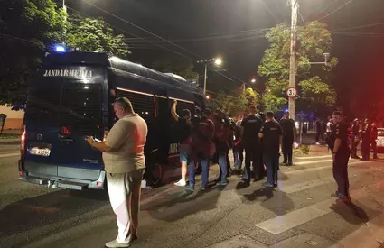 Teroare în Ploiești! Fanii Petrolului și Rapidului s-au bătut pe străzi după meci: „Era măcel! S-au omorât zece minute aici!” Foto și video