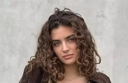 Mamă sau soră?! Cum arată mama Anei Bodea: «E cea mai frumoasă femeie!» Asemănarea e uluitoare [21 FOTO]