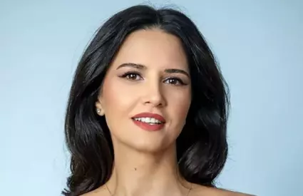 Iulia Pârlea, apariție incendiară pe plajă! Prezentatoarea PRO TV a pozat fără inhibiții, iar fanii au reacționat imediat: „Ești superbă!” [GALERIE FOTO]