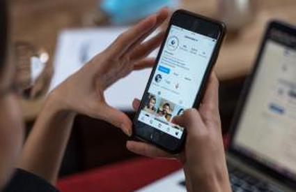 Dragostea virtuală a costat-o pe o româncă din Italia 20.000 de euro. "Iubitul", o femeie din Turda