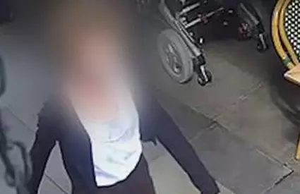 Femeia care a înjunghiat 4 bărbați în Londra ar fi româncă, susţine un martor citat de presa britanică