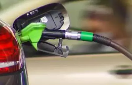 Plinul de benzină, mai ieftin cu 40 de lei faţă de acum o săptămână. Cât se vor mai ieftini carburanţii
