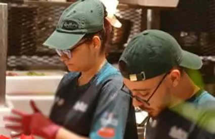 Românii caută al doilea job. Câţi bani pot face ca şofer de ride sharing