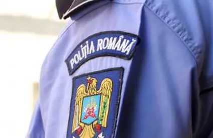 A făcut videochat înainte de a fi poliţistă. Tânără din Ilfov, cercetată de şefi după ce i s-a aflat trecutul