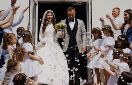 Cât este darul de nuntă în 2026. Apropiaţii dau minimum 3.500 de lei